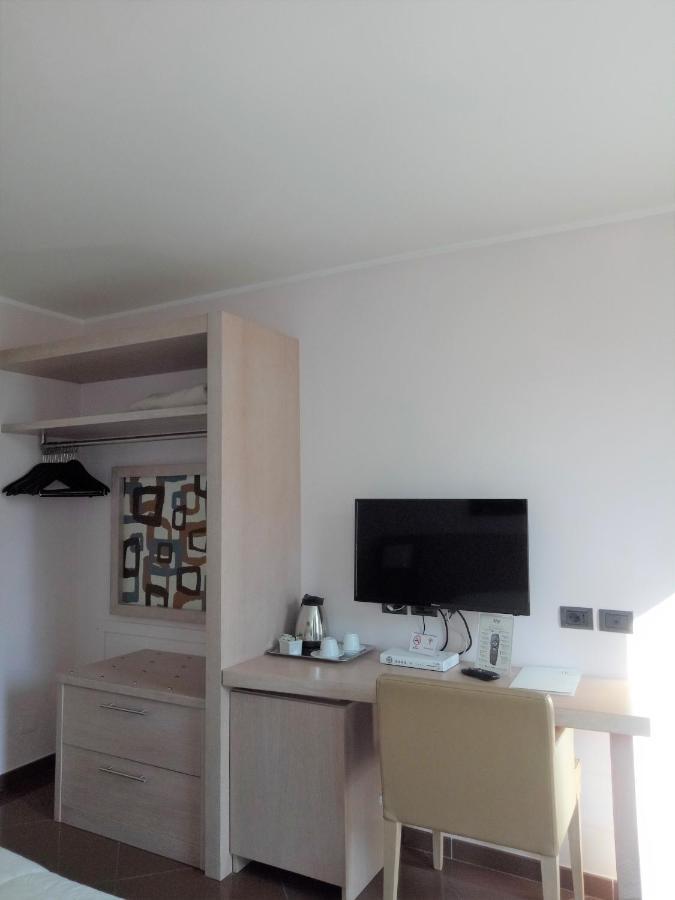 Hotel Chiaraluna Civitanova Marche Ngoại thất bức ảnh