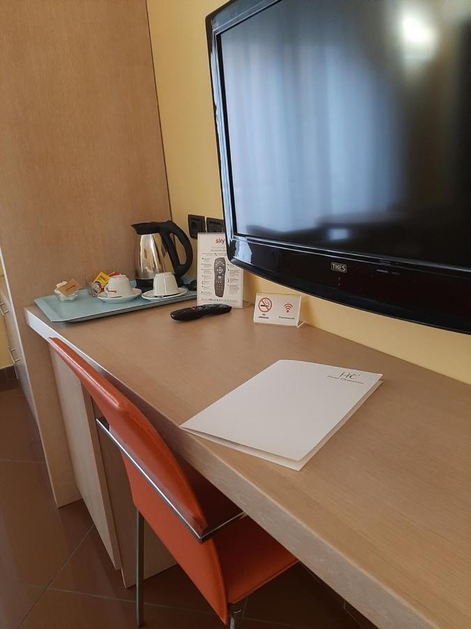 Hotel Chiaraluna Civitanova Marche Ngoại thất bức ảnh