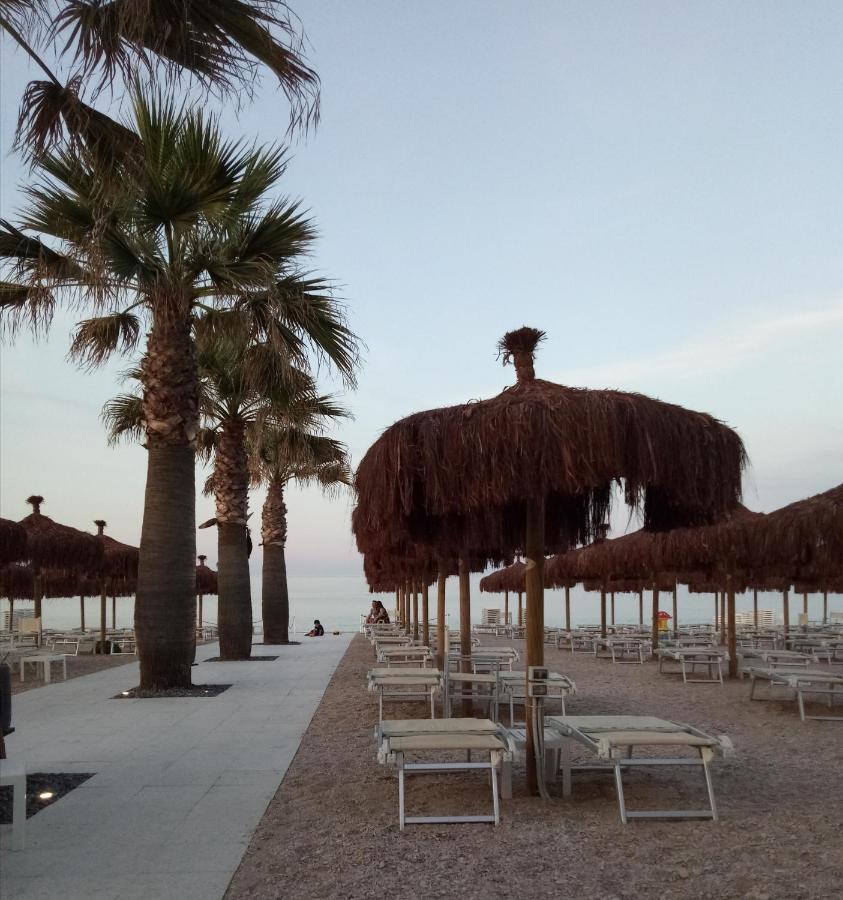 Hotel Chiaraluna Civitanova Marche Ngoại thất bức ảnh