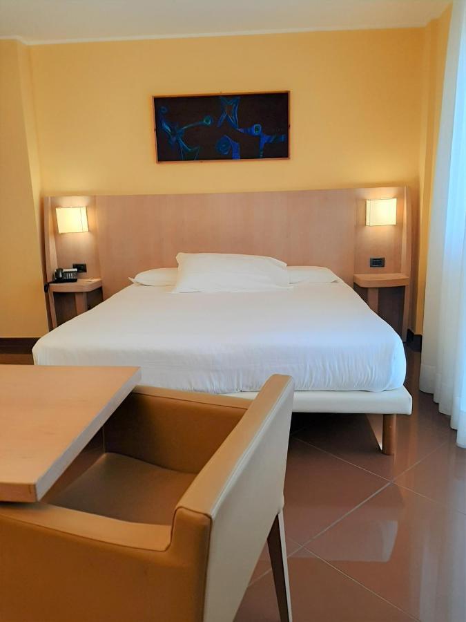 Hotel Chiaraluna Civitanova Marche Ngoại thất bức ảnh