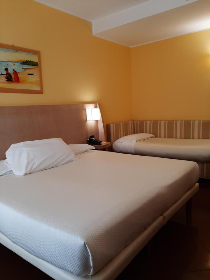 Hotel Chiaraluna Civitanova Marche Ngoại thất bức ảnh