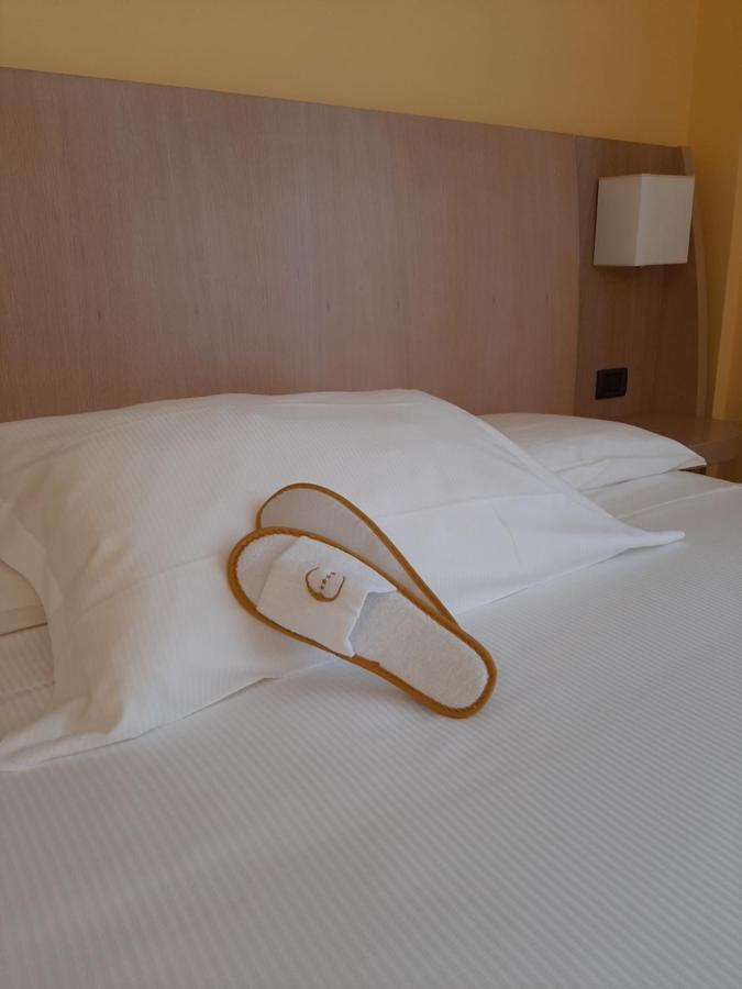 Hotel Chiaraluna Civitanova Marche Ngoại thất bức ảnh