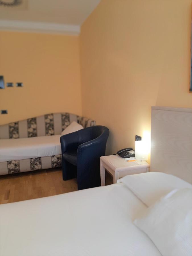 Hotel Chiaraluna Civitanova Marche Ngoại thất bức ảnh
