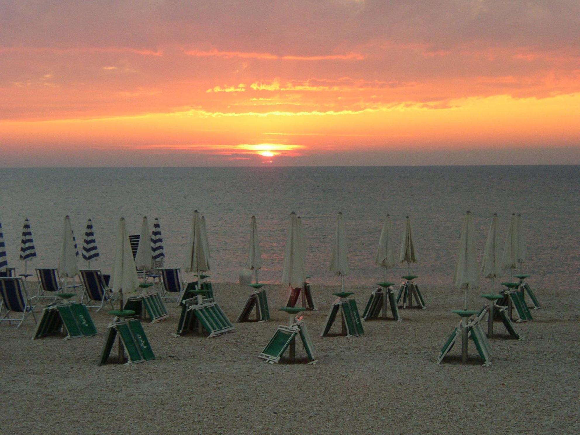 Hotel Chiaraluna Civitanova Marche Ngoại thất bức ảnh