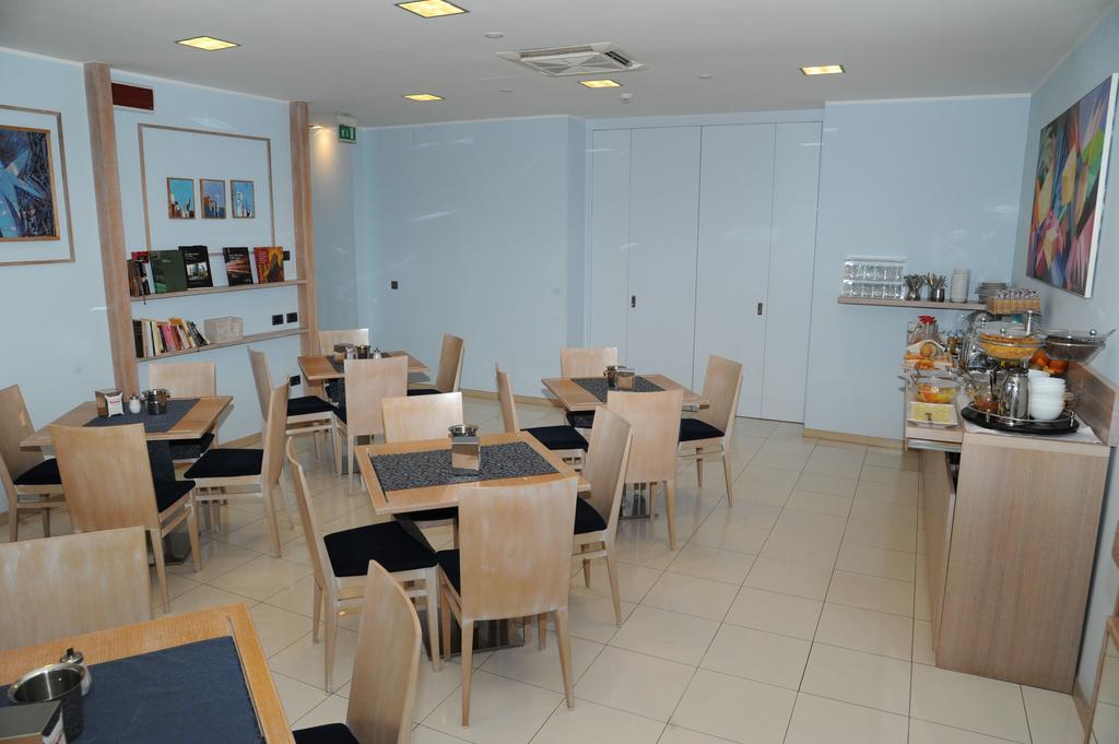 Hotel Chiaraluna Civitanova Marche Ngoại thất bức ảnh